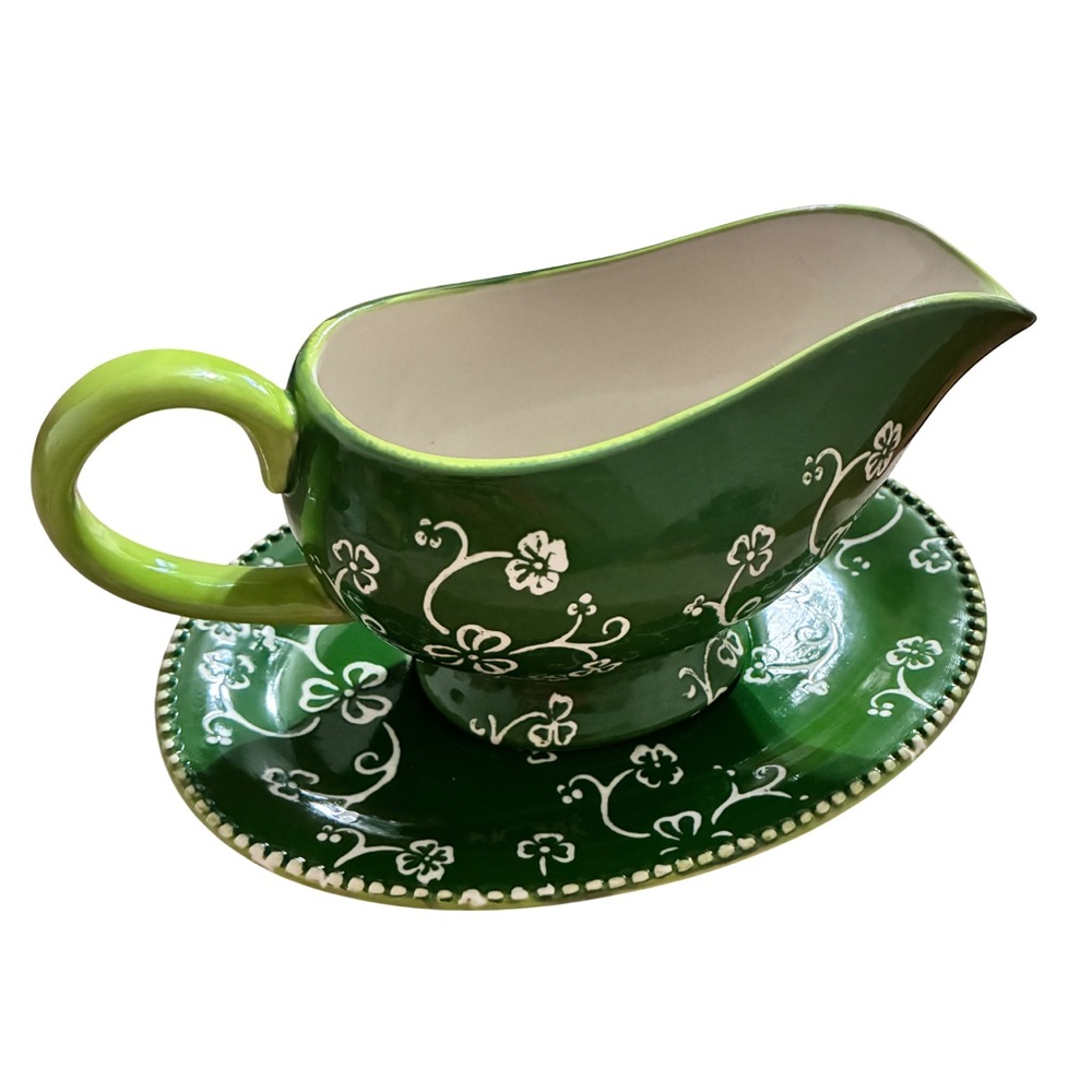 Temp-tations Green Floral Lace Shamrock Creamer/Gravy Boat Under Plate Farmhouse